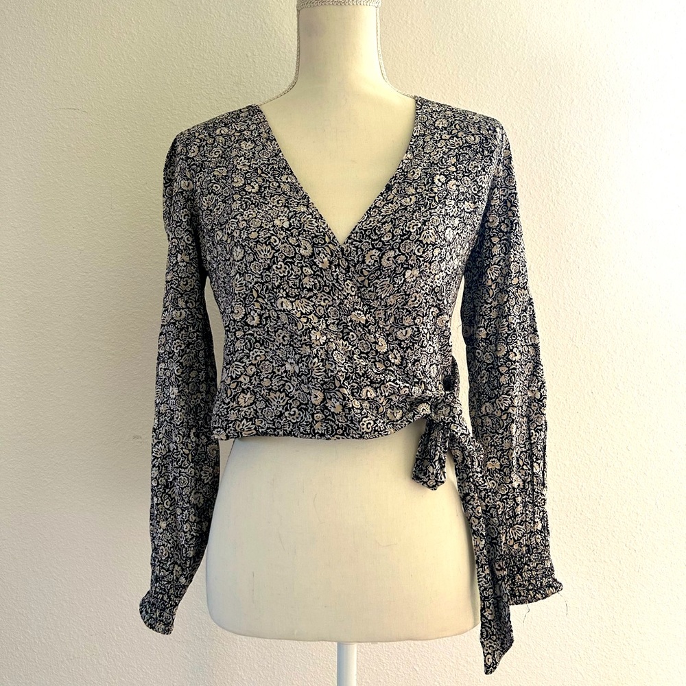 Women’s Floral Long Sleeve Cross Tie Crop Shirt